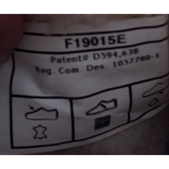 UGG Boots Kids 1 Classic Short Leather Water Resistant Wool Lined Comfy - Picture 11 of 12